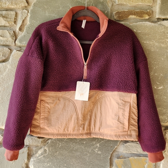 NWT Fabletics Mallory Pullover Fleece- Size Small - Picture 2 of 6